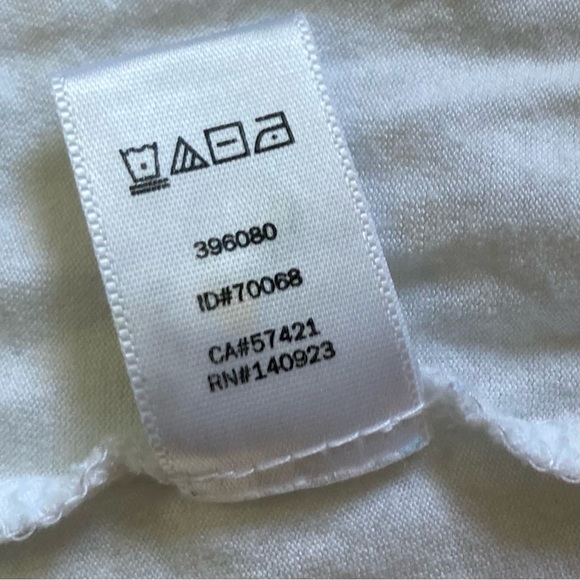 Ann Taylor LOFT Shirred Smocked Flutter Sleeve White Swing Top Womens Medium - Picture 11 of 16